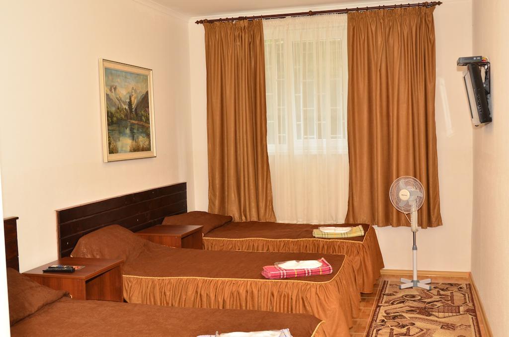 Hotel Acorn Irpin Extérieur photo