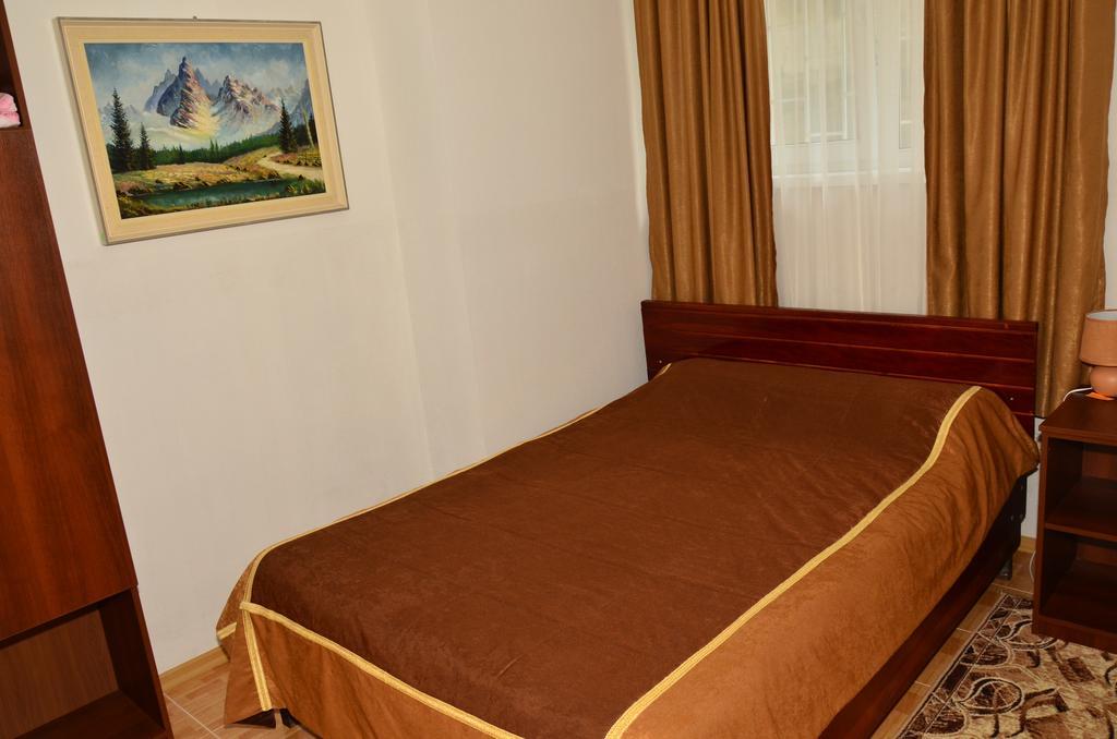 Hotel Acorn Irpin Extérieur photo